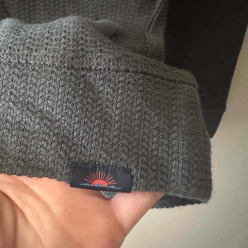Men’s FAHERTY Textured Knit Quarter Zip - Mountain Coal size large NWOT - Picture 8 of 8